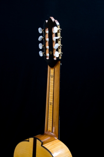 Manico di chitarra di otto corde, taccone, paletta. Rodolfo Cucculelli, liutaio.jpg