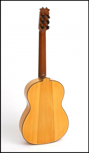 Guitare Flamenco, produit en Italy, Rodolfo Cucculelli, luthier, réalisation de guitares custom.jpg