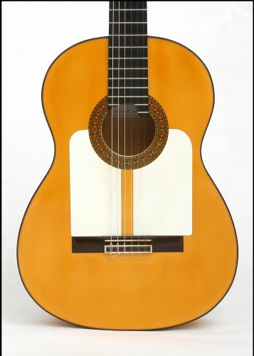 Flamenco-gitarr, rosetten, golpeador, stall. Rodolfo Cucculelli, gitarrbygget.jpg