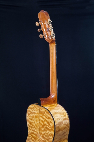 Mango de Cedro_guitarra Clasica modelo Ramirez_Western Red Cedar y Quilted Maple.JPG