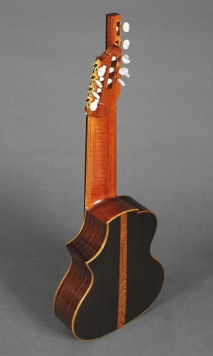 Klassikaline kitarr, 11-keelne kitarr. Rodolfo Cucculelli, luthier.jpg