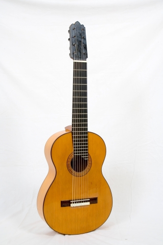 8 strängad flamencogitarr, mensur 650 mm. Thuja plicata & Cypress. Rodolfo Cucculelli custom gitarr.jpg